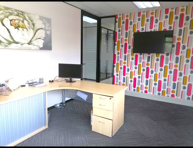 251M² CO-WORKING SPACE TO LET IN DIE HOEWES